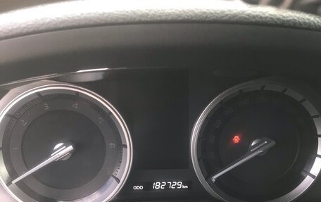 Toyota Land Cruiser 200, 2018 год, 6 000 000 рублей, 21 фотография