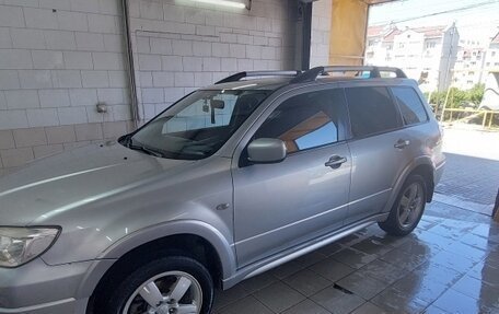 Mitsubishi Outlander III рестайлинг 3, 2008 год, 700 000 рублей, 3 фотография