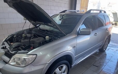 Mitsubishi Outlander III рестайлинг 3, 2008 год, 700 000 рублей, 2 фотография
