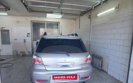 Mitsubishi Outlander III рестайлинг 3, 2008 год, 700 000 рублей, 4 фотография