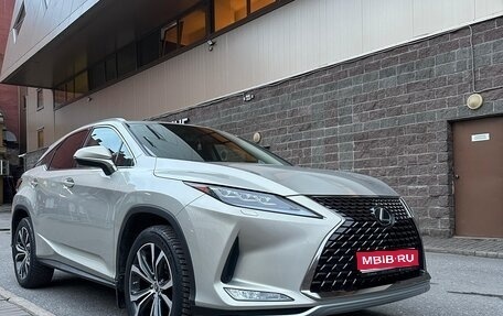 Lexus RX IV рестайлинг, 2021 год, 6 300 000 рублей, 1 фотография