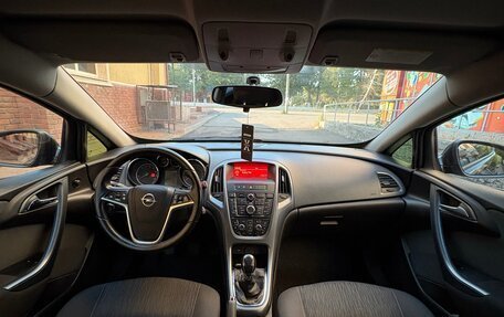 Opel Astra J, 2011 год, 850 000 рублей, 11 фотография