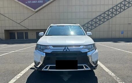 Mitsubishi Outlander III рестайлинг 3, 2022 год, 2 391 000 рублей, 2 фотография