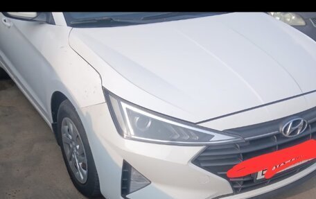 Hyundai Elantra VI рестайлинг, 2019 год, 950 000 рублей, 3 фотография