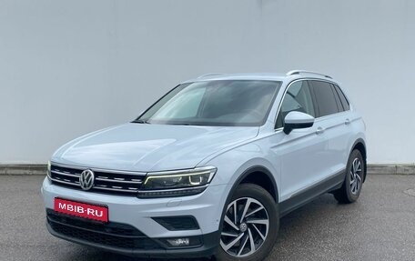 Volkswagen Tiguan II, 2018 год, 2 080 000 рублей, 1 фотография