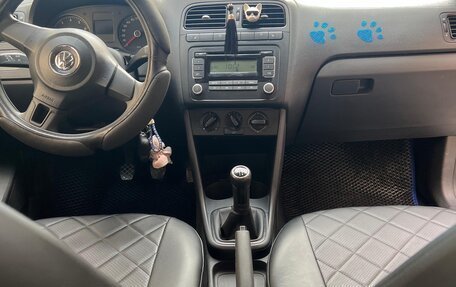 Volkswagen Polo VI (EU Market), 2011 год, 750 000 рублей, 5 фотография