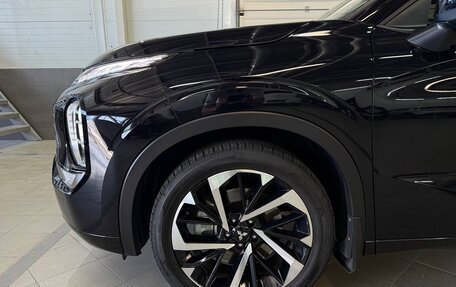 Mitsubishi Outlander, 2023 год, 4 350 000 рублей, 5 фотография
