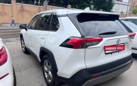 Toyota RAV4, 2022 год, 4 100 000 рублей, 7 фотография