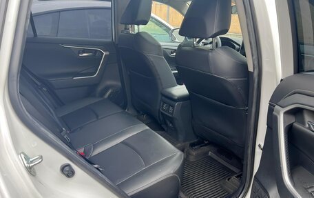 Toyota RAV4, 2022 год, 4 100 000 рублей, 21 фотография