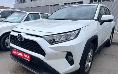 Toyota RAV4, 2022 год, 4 100 000 рублей, 10 фотография