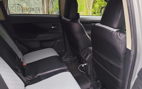 Mitsubishi Outlander III рестайлинг 3, 2018 год, 2 100 000 рублей, 8 фотография