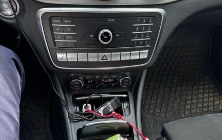 Mercedes-Benz GLA, 2019 год, 1 900 000 рублей, 11 фотография