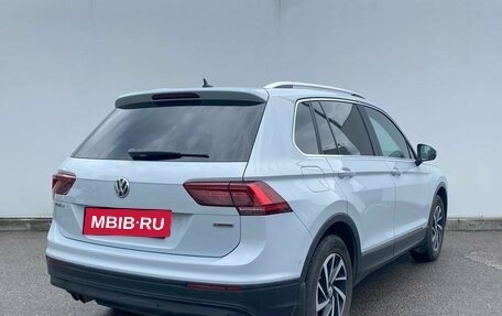 Volkswagen Tiguan II, 2018 год, 2 080 000 рублей, 5 фотография