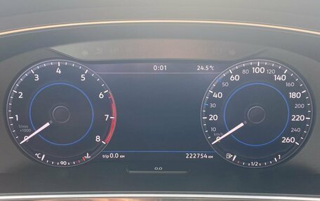 Volkswagen Tiguan II, 2018 год, 2 080 000 рублей, 13 фотография
