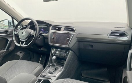 Volkswagen Tiguan II, 2018 год, 2 080 000 рублей, 14 фотография