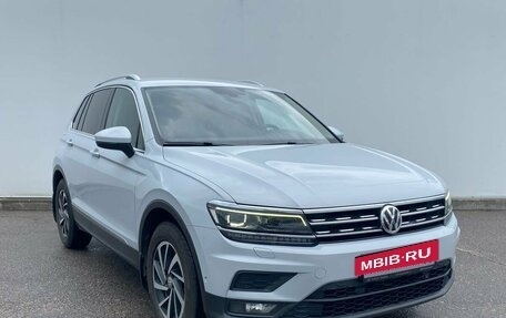 Volkswagen Tiguan II, 2018 год, 2 080 000 рублей, 3 фотография