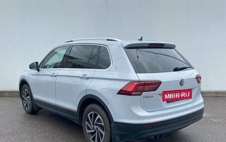 Volkswagen Tiguan II, 2018 год, 2 080 000 рублей, 7 фотография