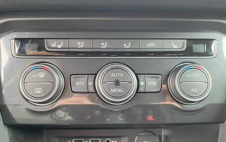 Volkswagen Tiguan II, 2018 год, 2 080 000 рублей, 18 фотография
