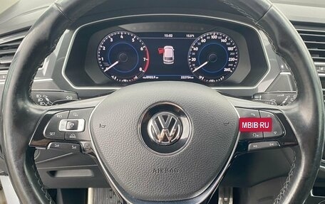 Volkswagen Tiguan II, 2018 год, 2 080 000 рублей, 16 фотография