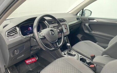 Volkswagen Tiguan II, 2018 год, 2 080 000 рублей, 21 фотография