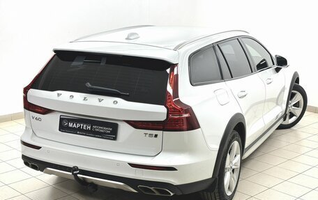 Volvo V60 Cross Country II, 2019 год, 3 099 000 рублей, 9 фотография