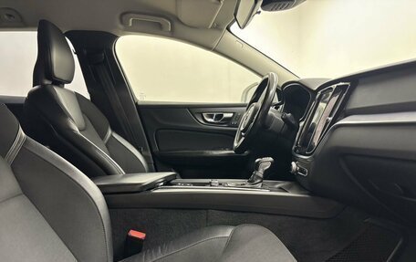 Volvo V60 Cross Country II, 2019 год, 3 099 000 рублей, 12 фотография
