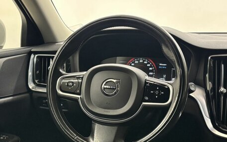 Volvo V60 Cross Country II, 2019 год, 3 099 000 рублей, 18 фотография