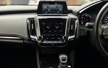 Toyota Crown, 2018 год, 2 990 000 рублей, 10 фотография