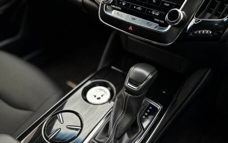 Toyota Crown, 2018 год, 2 990 000 рублей, 13 фотография