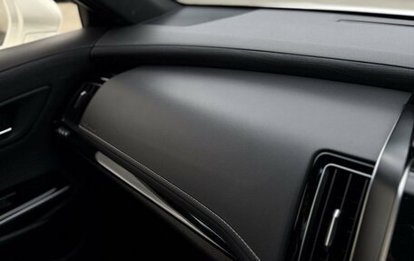 Toyota Crown, 2018 год, 2 990 000 рублей, 19 фотография