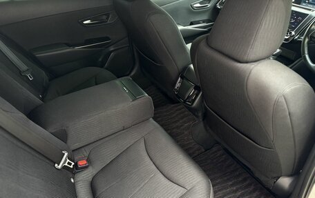 Toyota Crown, 2018 год, 2 990 000 рублей, 16 фотография