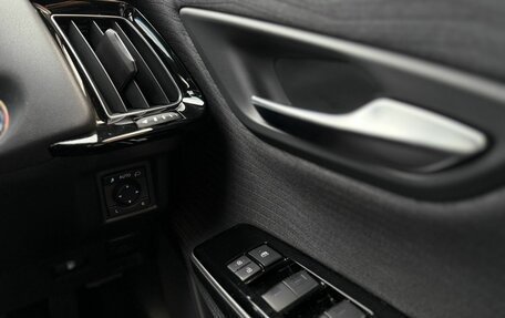 Toyota Crown, 2018 год, 2 990 000 рублей, 14 фотография