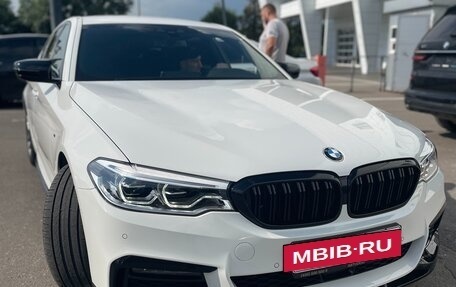 BMW 5 серия, 2019 год, 3 970 000 рублей, 2 фотография