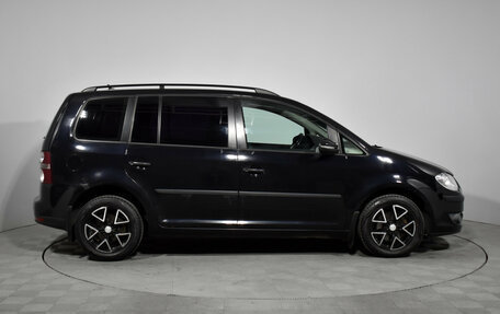 Volkswagen Touran III, 2010 год, 549 000 рублей, 4 фотография