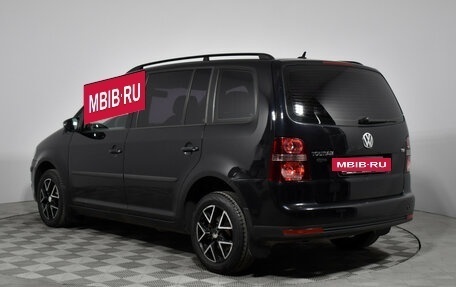 Volkswagen Touran III, 2010 год, 549 000 рублей, 7 фотография