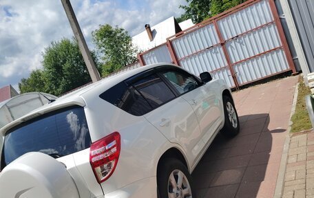 Toyota RAV4, 2011 год, 1 690 000 рублей, 2 фотография