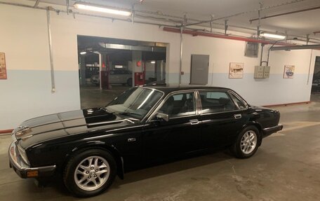Jaguar XJ III (X350), 1990 год, 3 900 000 рублей, 2 фотография
