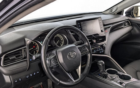 Toyota Camry, 2021 год, 3 350 000 рублей, 15 фотография