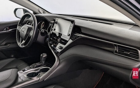 Toyota Camry, 2021 год, 3 350 000 рублей, 13 фотография