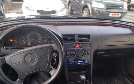 Mercedes-Benz C-Класс, 1998 год, 300 000 рублей, 8 фотография