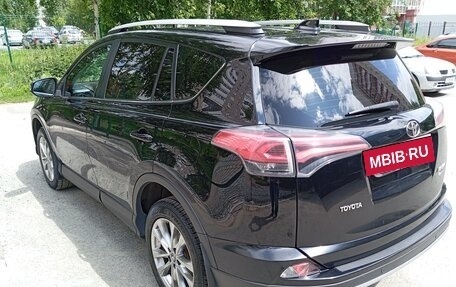 Toyota RAV4, 2016 год, 1 850 000 рублей, 4 фотография
