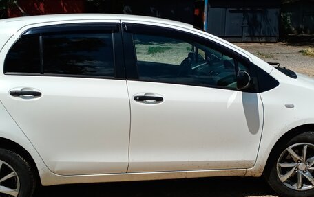 Toyota Yaris III рестайлинг, 2009 год, 650 000 рублей, 4 фотография