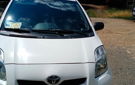 Toyota Yaris III рестайлинг, 2009 год, 650 000 рублей, 8 фотография