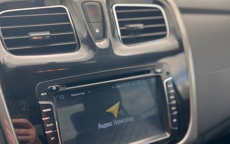 Renault Logan II, 2017 год, 820 000 рублей, 13 фотография