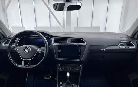 Volkswagen Tiguan II, 2018 год, 2 880 000 рублей, 13 фотография