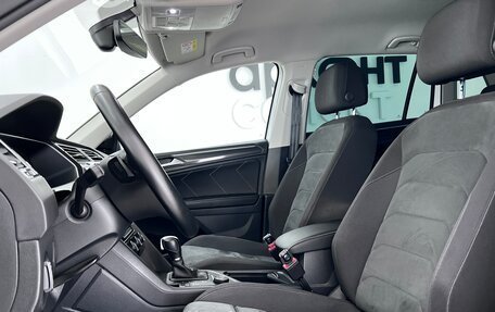 Volkswagen Tiguan II, 2018 год, 2 880 000 рублей, 15 фотография
