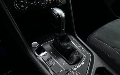 Volkswagen Tiguan II, 2018 год, 2 880 000 рублей, 31 фотография