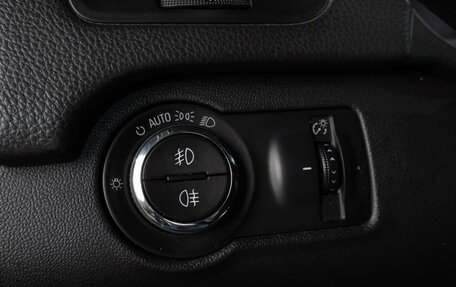 Opel Insignia II рестайлинг, 2010 год, 979 000 рублей, 14 фотография