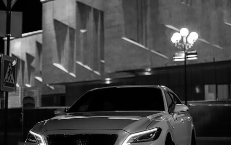 Toyota Crown, 2018 год, 3 500 000 рублей, 3 фотография