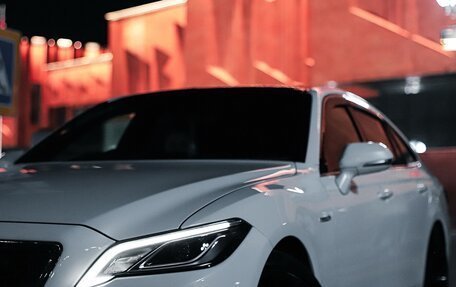Toyota Crown, 2018 год, 3 500 000 рублей, 2 фотография